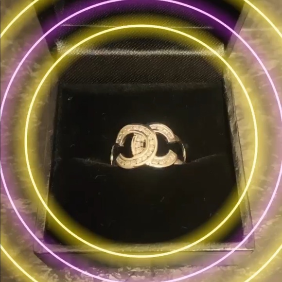 14k White Gold Vintage “Chanel” Ring - Picture 2 of 4